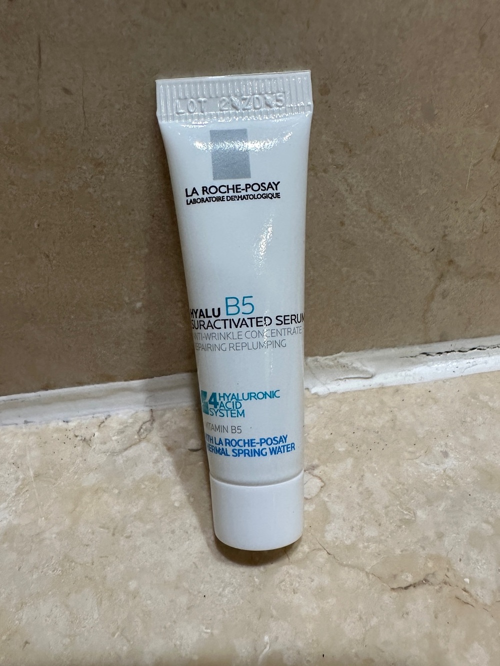 ⭐️5 for $10 La Roche-Posay B5 Replumping Serum